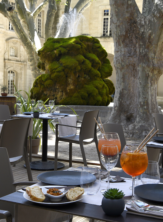 restaurant table saint louis 01